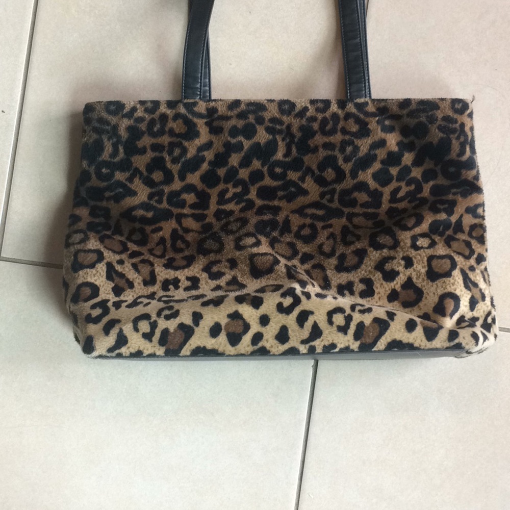 Cheetah pattern purse - Picture 3 of 7